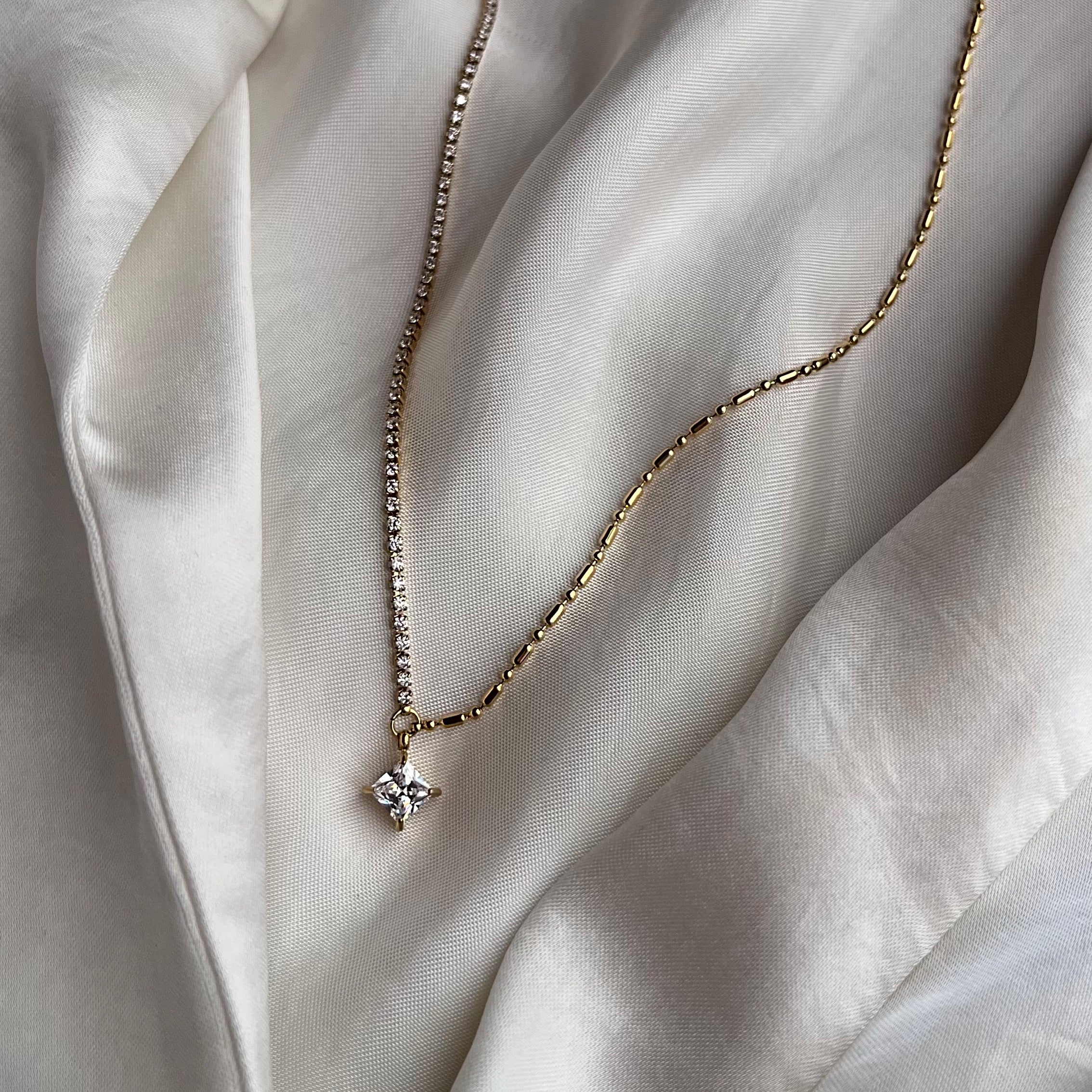 Half Sanskari necklace