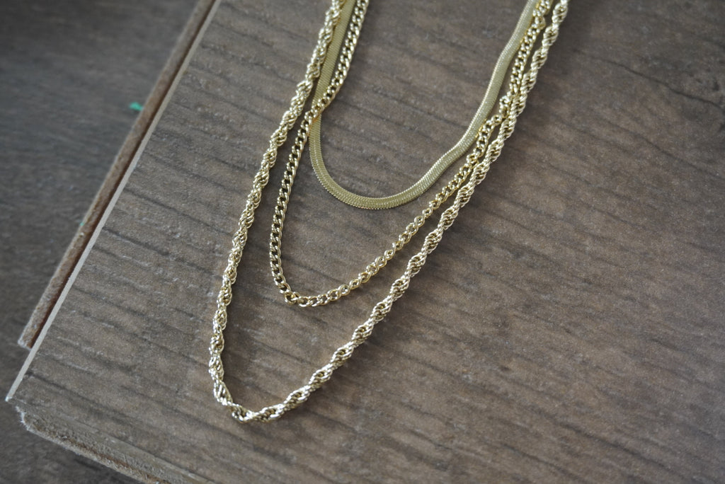 Trois necklace  (triple layered )