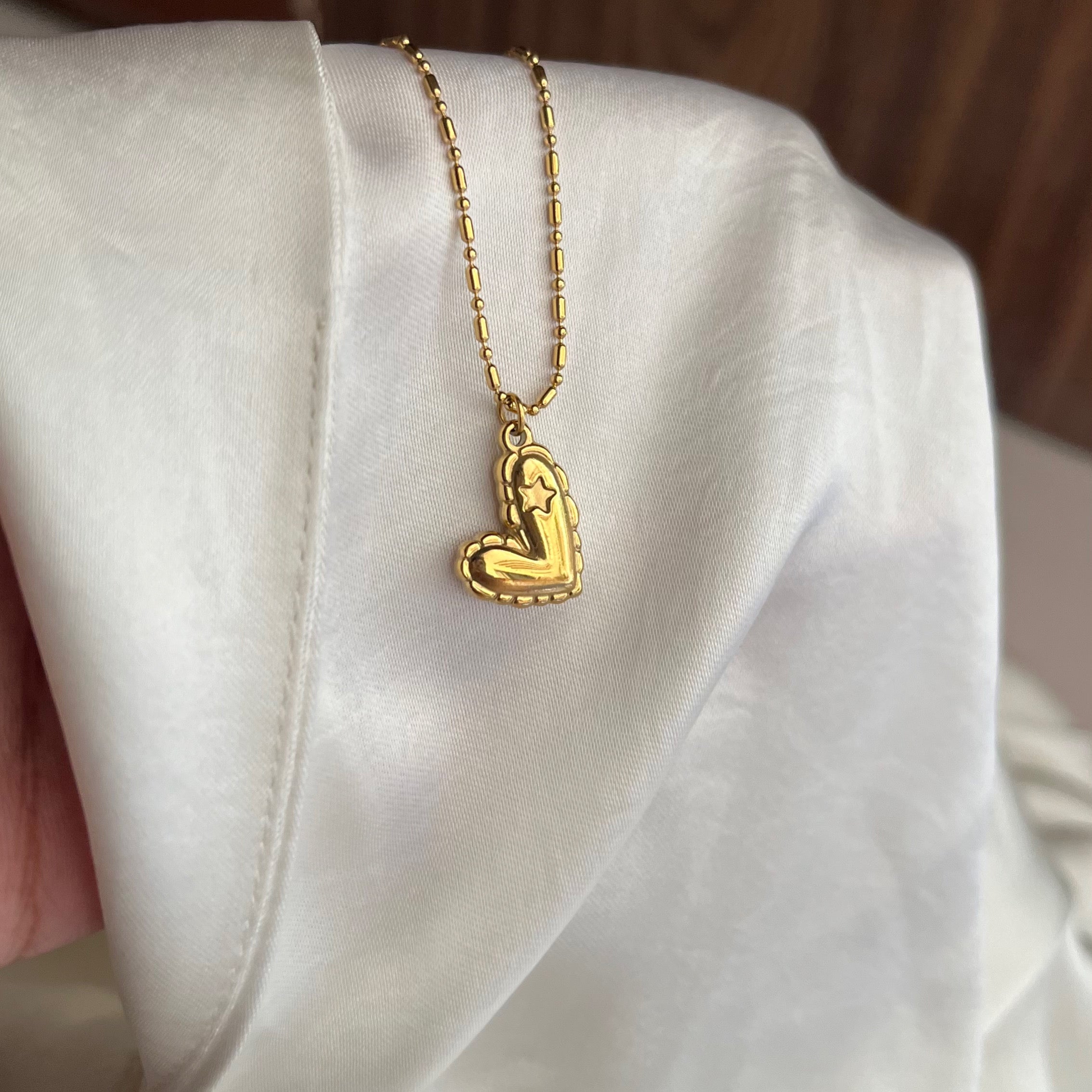 Dil me taare necklace