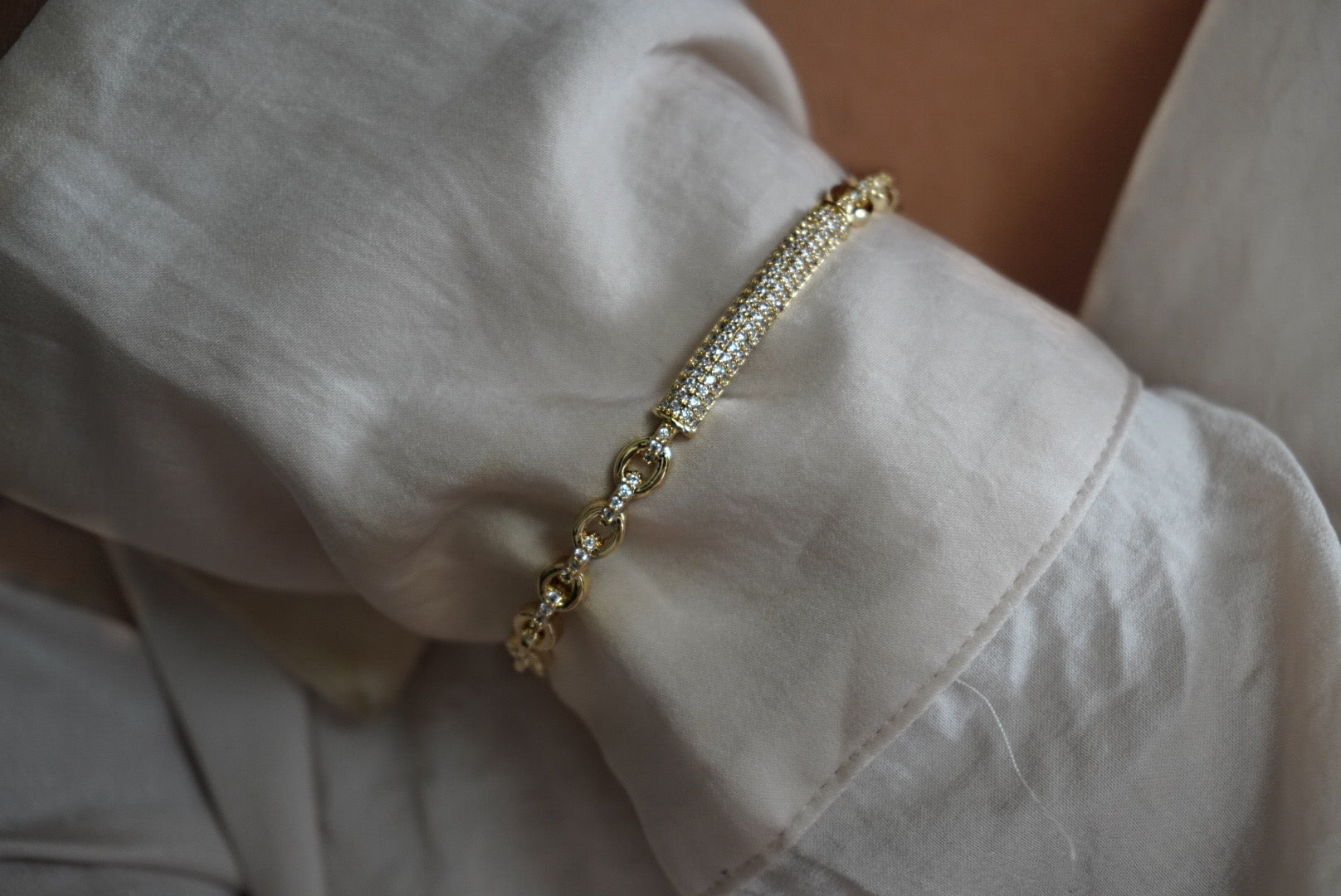 Secret shackles Bangle